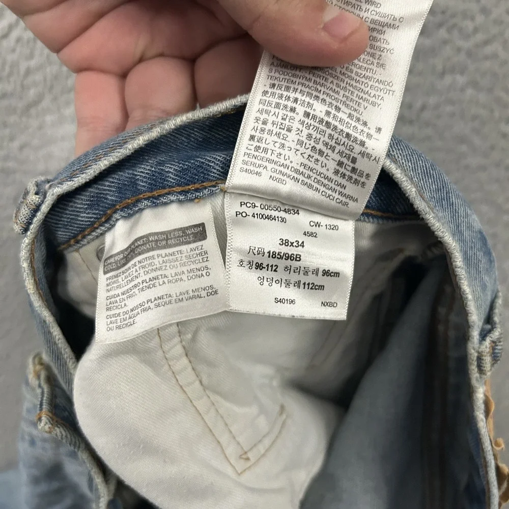 Levis Jeans Mens 38x34 Blue Denim 550 Relaxed Fit American Work Wear Light Wash